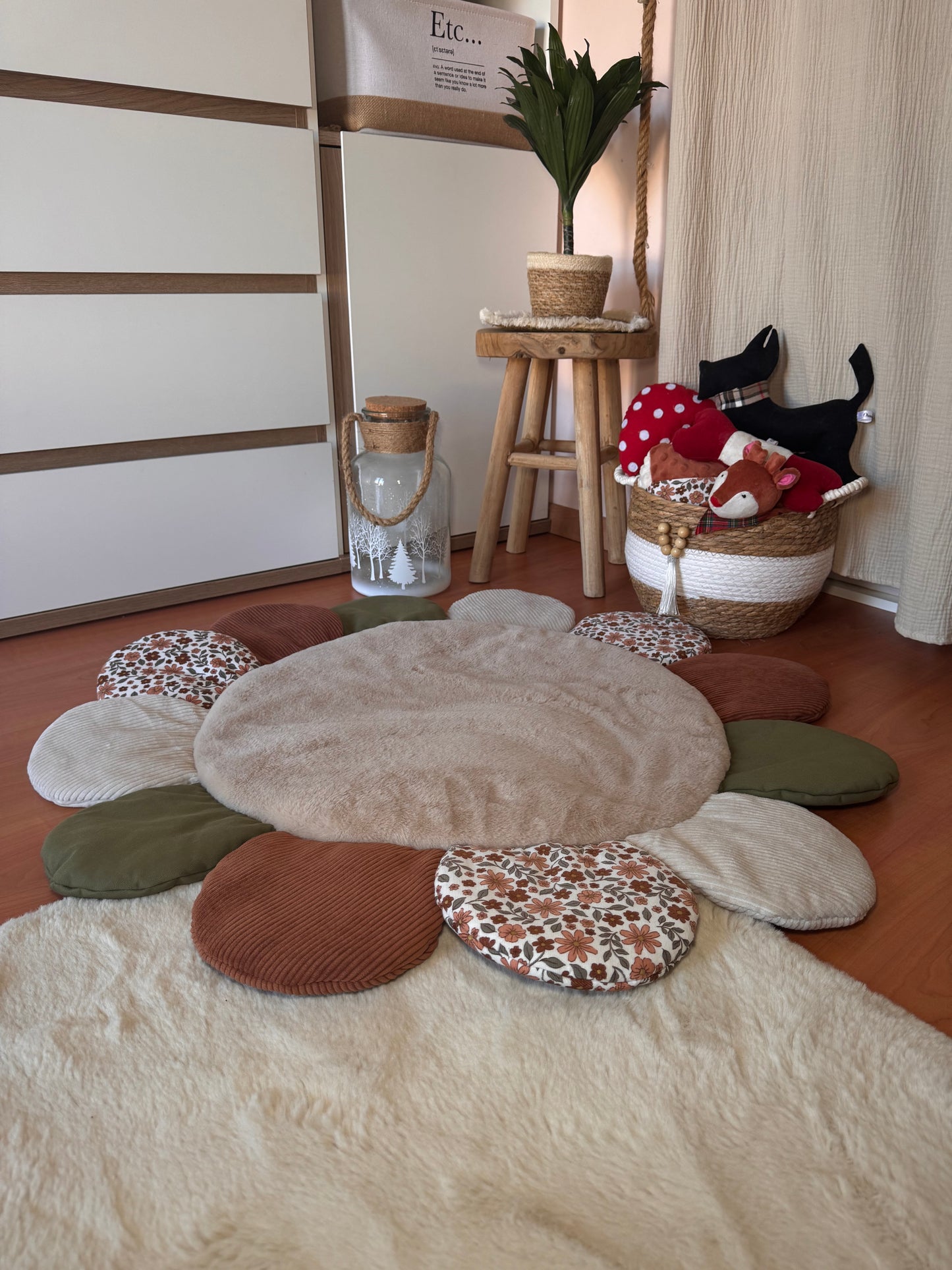 Le Cocoon Fleuri – Tapis douillet repliable pour compagnon nomade
