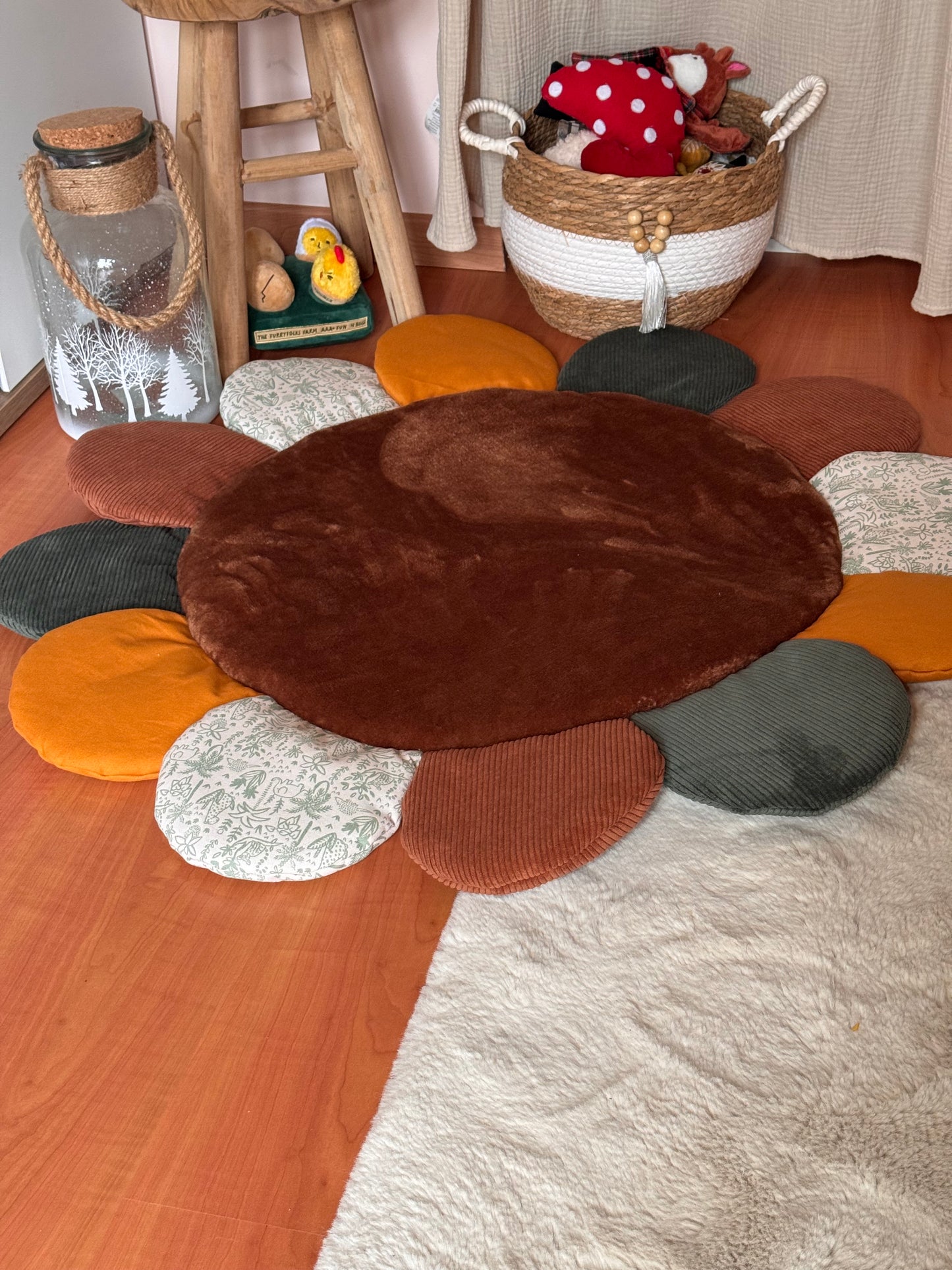 Le Cocoon Fleuri – Tapis douillet repliable pour compagnon nomade