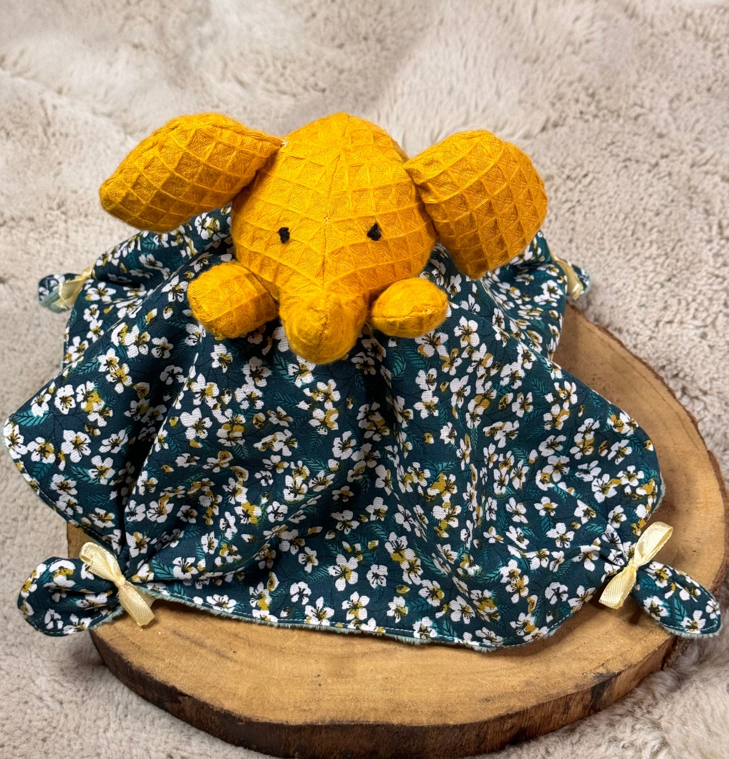 Doudou éléphant Collection Fleurine